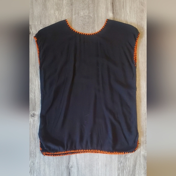 Mexican Embroidered Black Top with Colorful Floral Design Size Small - Picture 6 of 6